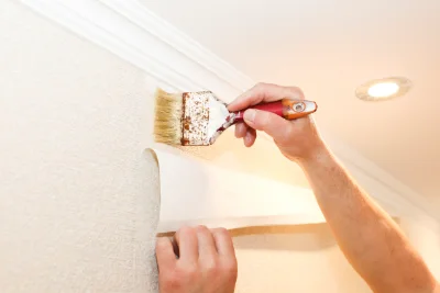 Pose de papier peint à Tresbœuf — revêtements muraux et toiles de verre